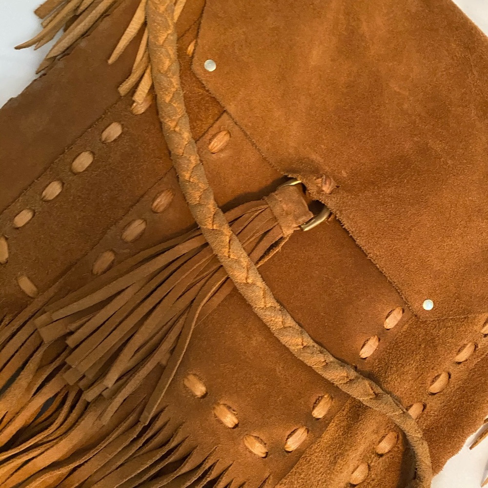 Hide & Hunter Fringe Suede Shoulder Bag - Picture 5 of 8
